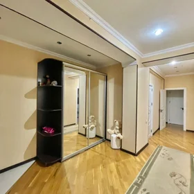 In Baku 90.0 m² apartment is for rent - Image 9