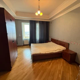 In Baku 265.0 m² apartment is for rent - Image 7