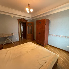In Baku 265.0 m² apartment is for rent - Image 8