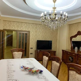 In Baku 170.0 m² apartment is for rent - Image 2