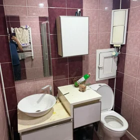 In Baku 90.0 m² apartment is for rent - Image 2