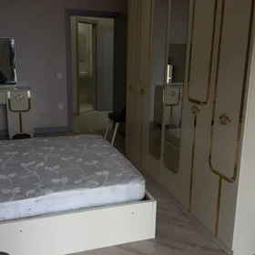 In Baku 70.0 m² apartment is for rent - Image 3
