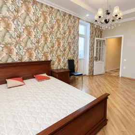 In Baku 150.0 m² apartment is for sale - Image 9