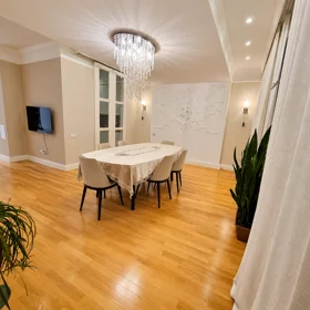 In Baku 151.0 m² apartment is for sale - Image 3