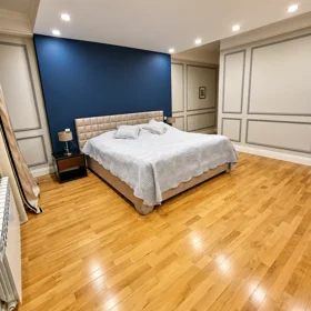 In Baku 151.0 m² apartment is for sale - Image 10
