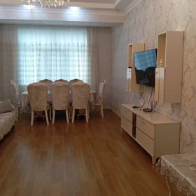 In Baku 90.0 m² apartment is for rent - Image 3