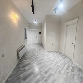 In Baku 165.0 m² apartment is for sale - Image 9