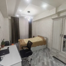 In Baku 165.0 m² apartment is for sale - Image 10