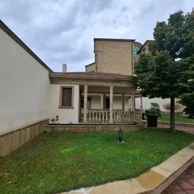 In Baku 700.0 m² house with 5.0 rooms is for rent - Image 3
