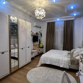 In Baku 175.0 m² apartment is for sale - Image 8