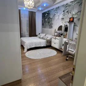 In Baku 175.0 m² apartment is for sale - Image 9