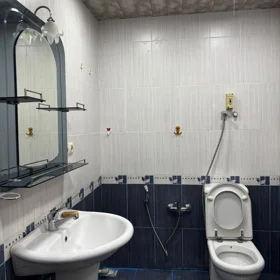 In Baku 90.0 m² apartment is for rent - Image 2