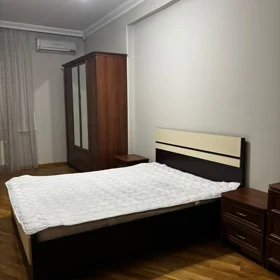 In Baku 90.0 m² apartment is for rent - Image 8