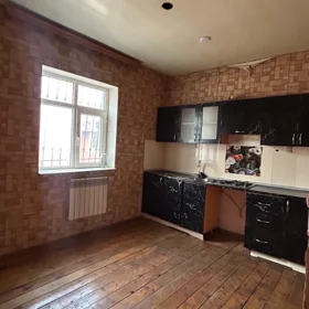 In nan 100.0 m² house with 3.0 rooms is for rent - Image 2