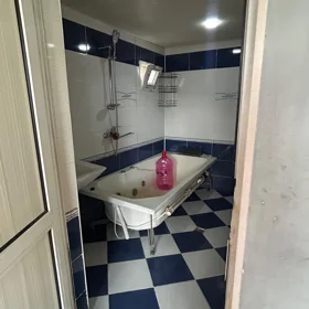 In nan 100.0 m² house with 3.0 rooms is for rent - Image 10