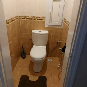In Baku 70.0 m² apartment is for rent - Image 2