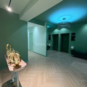 In Baku 268.0 m² apartment is for rent - Image 5