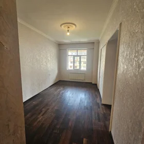 In Baku 72.0 m² apartment is for sale - Image 6