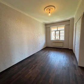 In Baku 72.0 m² apartment is for sale - Image 7