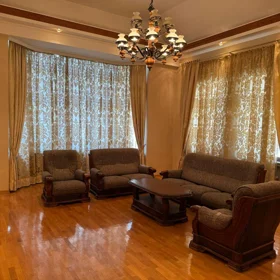 In Baku 600.0 m² house with 8.0 rooms is for sale - Image 8