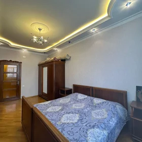 In Baku 140.0 m² apartment is for sale - Image 8