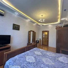 In Baku 140.0 m² apartment is for sale - Image 9