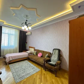 In Baku 140.0 m² apartment is for sale - Image 10