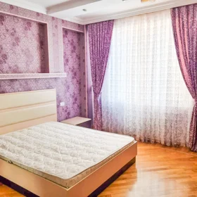 In Baku 135.0 m² apartment is for rent - Image 2