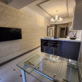 In Baku 215.0 m² apartment is for rent - Image 5