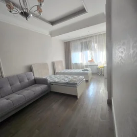 In Baku 215.0 m² apartment is for rent - Image 6