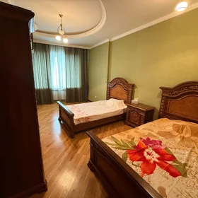 In Baku 260.0 m² apartment is for rent - Image 7