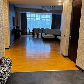 In Xətai rayonu 180.0 m² apartment is for rent - Image 6