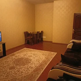 In Baku 90.0 m² apartment is for rent - Image 2