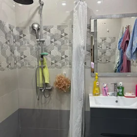 In Baku 64.0 m² apartment is for sale - Image 5
