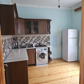 In Baku 100.0 m² house with 4.0 rooms is for rent - Image 2