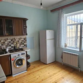 In Baku 100.0 m² house with 4.0 rooms is for rent - Image 6