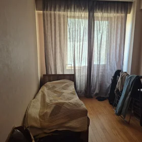 In Baku 80.0 m² apartment is for rent - Image 3