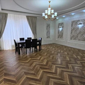 In Baku 146.0 m² apartment is for sale - Image 3