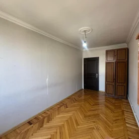 In Baku 70.0 m² apartment is for sale - Image 6