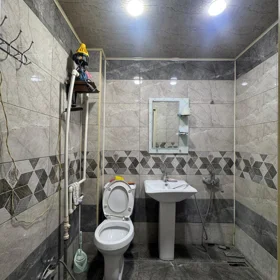 In Baku 70.0 m² apartment is for sale - Image 10