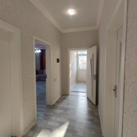 In Baku 210.0 m² house with 6.0 rooms is for sale - Image 7