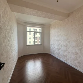In Khirdalan 102.0 m² apartment is for sale - Image 3