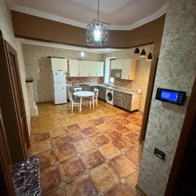 In Baku 110.0 m² apartment is for sale - Image 5