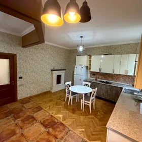 In Baku 110.0 m² apartment is for sale - Image 7