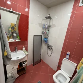 In Baku 129.0 m² apartment is for sale - Image 10