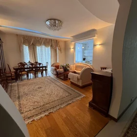 In Baku 130.0 m² apartment is for rent - Image 2