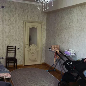 In Baku 122.0 m² apartment is for sale - Image 10
