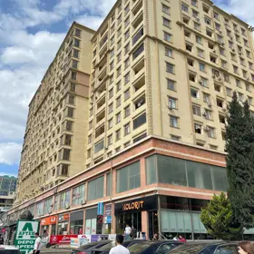 In Baku 70.0 m² apartment is for sale - Image 2