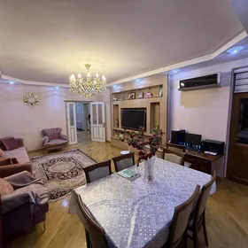 In Baku 142.0 m² apartment is for sale - Image 3