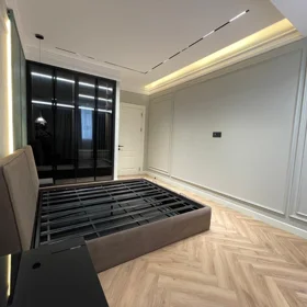 In Baku 92.0 m² apartment is for sale - Image 2